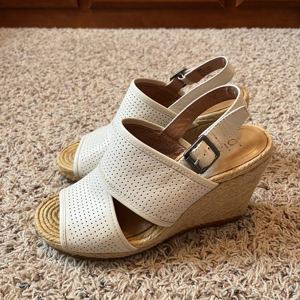 Biala White Wedges